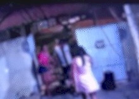 &ldquo;Todo mundo tem medo&rdquo;: mulher denuncia agress&atilde;o de vizinhos no Tiradentes