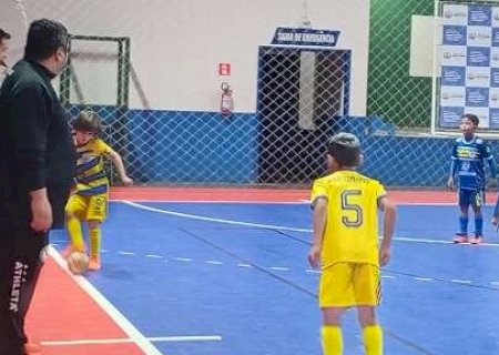Tr&ecirc;s jogos em Corumb&aacute; completam as quartas de final da Copa Pelezinho
