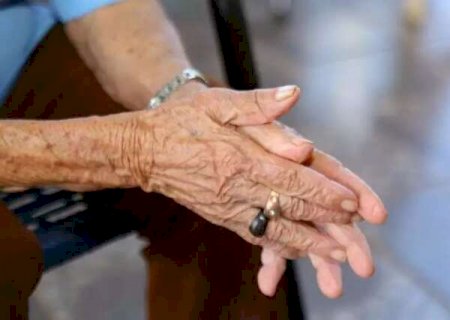 Abandonada pela m&atilde;e, mulher luta na Justi&ccedil;a contra obriga&ccedil;&atilde;o de pagar pens&atilde;o