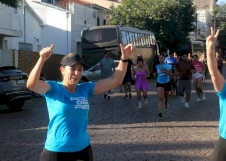 M&ocirc;nica Riedel participa do &ldquo;trein&atilde;o&rdquo; de Corumb&aacute; com recorde de participantes