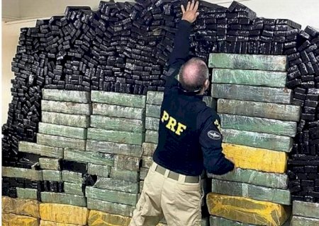 Ameaçado por agiotas: Traficante tenta fugir da PRF, mas acaba preso após 10 disparos