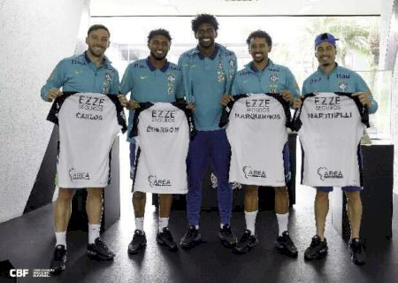 Ex-Corinthians, &Eacute;derson recebe presente do goleiro corintiano Hugo Souza