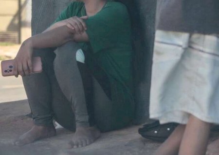 "N&atilde;o consegui proteger meu filho", diz m&atilde;e de crian&ccedil;a estuprada em matagal