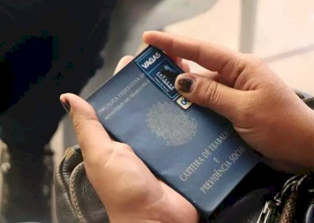 Semana termina com 2,9 mil vagas de trabalho abertas na Capital