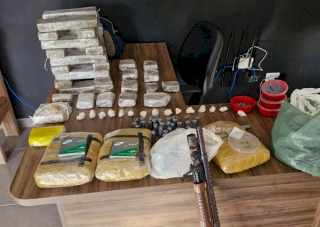 Dois suspeitos são presos em ação da polícia que fecha bunker de drogas e armas
