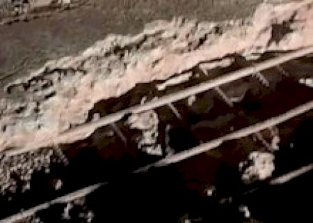 Um ano ap&oacute;s reparos, buracos voltam &agrave; ponte sobre Rio Paraguai e danifica carros