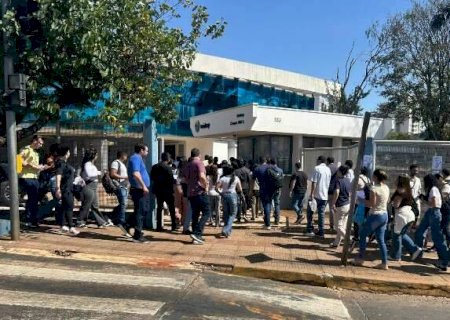 Al&eacute;m de sal&aacute;rios de at&eacute; R$ 26 mil, carreira na PF atrai candidatos em concurso