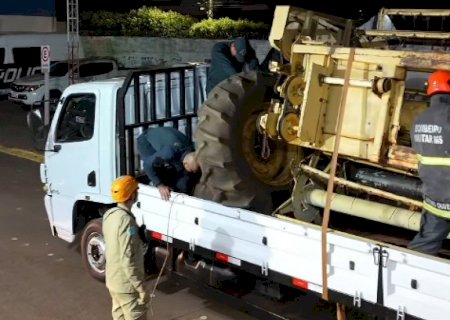 PM apreende meia tonelada de drogas escondidas em máquina agrícola
