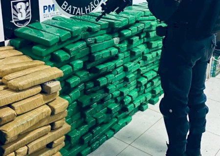 Polícia Militar prende idosa com 438 quilos de maconha no Parque do Lago