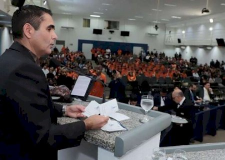 Dos &lsquo;Legend&aacute;rios a Universal: 48 horas de "culto parlamentar&rdquo;
