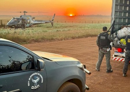 Com apoio aéreo, DOF apreende 2,7 toneladas de drogas em caminhão roubado na MS-156