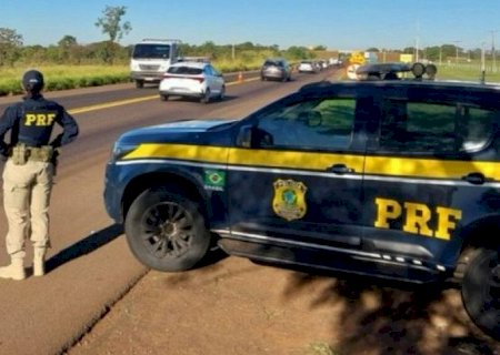 Casal é detido pela PRF com droga em mala e presa ao corpo na BR-463