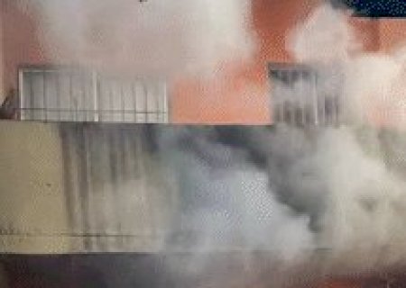 Curto-circuito em extens&atilde;o de celular provoca inc&ecirc;ndio em apartamento