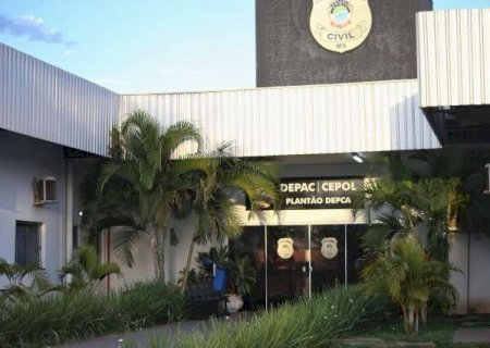 Homem &eacute; morto a facadas por marido da ex-namorada