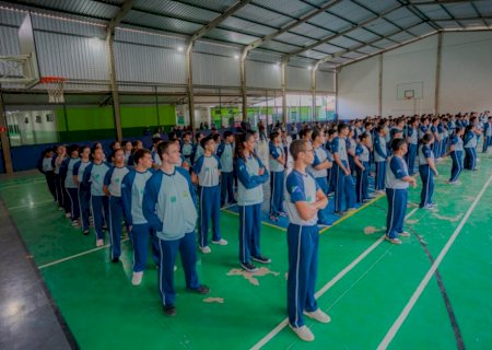 Coronel David e autoridades de São Gabriel do Oeste visitam escola cívico-militar Marçal de Souza para avaliar implantação do modelo no município