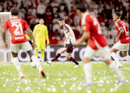 Flamengo supera Inter no Beira-Rio e vai &agrave;s quartas da Libertadores