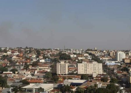 Inmet faz 3 alertas em MS: vendaval, decl&iacute;nio de temperatura e baixa umidade
