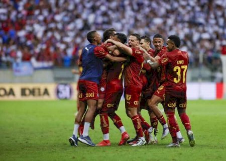 Bahia vence Santos na Fonte Nova e mant&eacute;m vaga no G4 do Brasileir&atilde;o