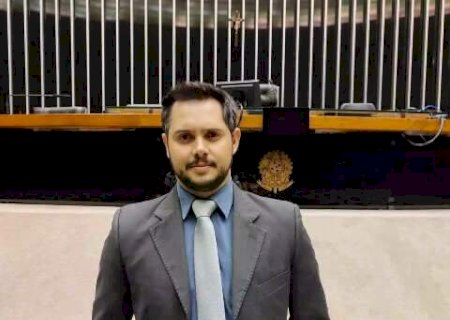 Fam&iacute;lia registra furto de objetos de assessor ap&oacute;s morte por atropelamento