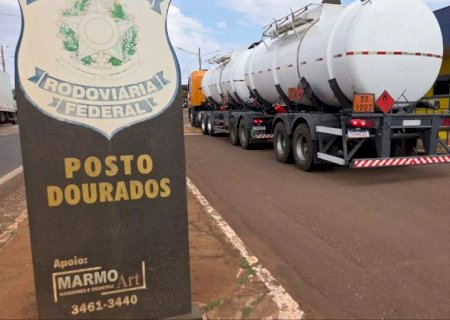 PRF usa helicóptero e apreende 5 toneladas de maconha em carreta