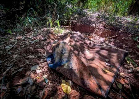Per&iacute;cia conclui que servidora foi jogada ainda viva em valeta
