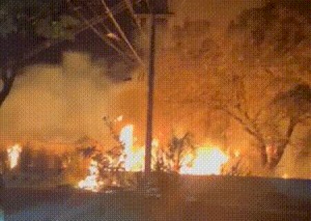 Inc&ecirc;ndio consome terreno vazio com vegeta&ccedil;&atilde;o no Jardim S&atilde;o Louren&ccedil;o