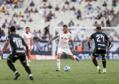 Cear&aacute; vence Bragantino com gola&ccedil;o de Aylon e amplia crise do Massa Bruta