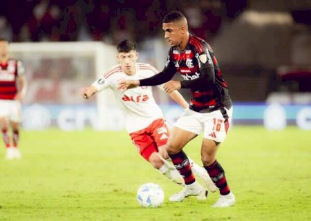Flamengo vence Inter e larga com vantagem nas oitavas da Libertadores