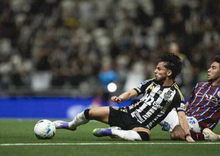 Hulk marca no fim e Atl&eacute;tico-MG vira sobre time argentino na Sul-Americana