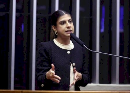 Corregedoria confirma pedido de suspens&atilde;o do mandato de Camila Jara