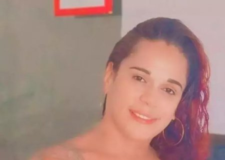 Mulher &eacute; assassinada a facadas em resid&ecirc;ncia
