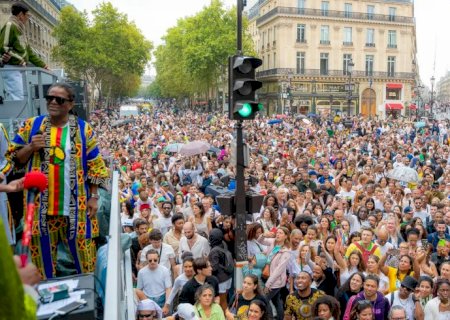 Cultura afro-brasileira é celebrada em Paris com Lavagem de Madeleine