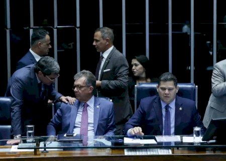 Senado aprova retirada de despesas com tarifaço do teto de gastos