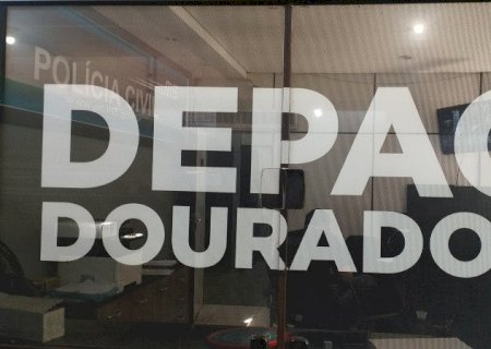 Dupla é encontrada escondia em casa após furtar moto no Parque das Nações
