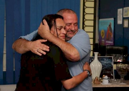 Ap&oacute;s 15 anos entre &ldquo;esquina e biqueira&rdquo;, Monique comemora diploma para trabalhar
