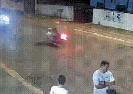 V&iacute;deo mostra impacto que matou motociclista em acidente com Hilux