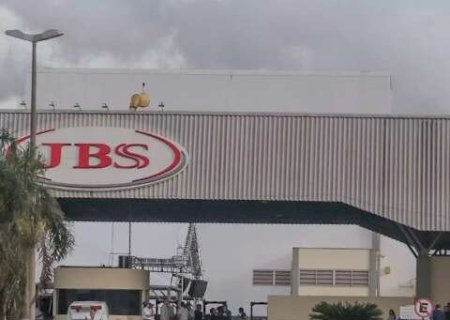 JBS exp&otilde;e medidas tomadas e tenta derrubar pedido na Justi&ccedil;a sobre mau cheiro