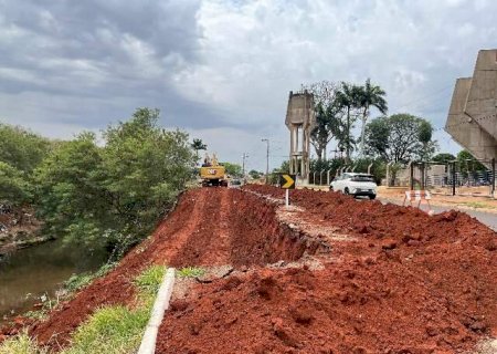 Para conter eros&atilde;o no Rio Anhandu&iacute;, Av. Ernesto Geisel passa por nova interdi&ccedil;&atilde;o