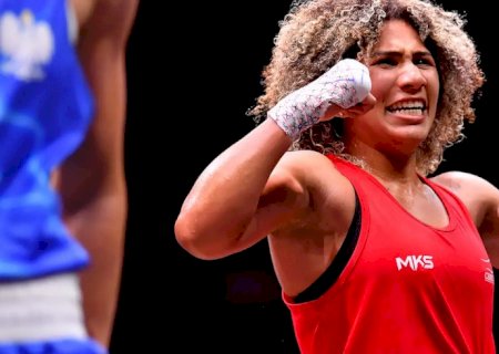 Rebeca Lima é campeã mundial de boxe em Liverpool