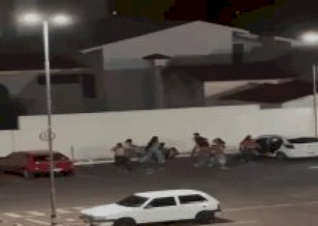 Vizinho registra pancadaria em estacionamento na Av. Afonso Pena