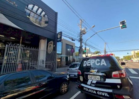 Zelador &eacute; preso ap&oacute;s invadir apartamento e acariciar adolescente