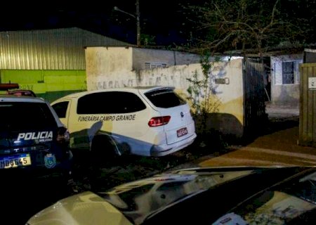 Irm&atilde;o mata outro com facada na perna dentro de casa