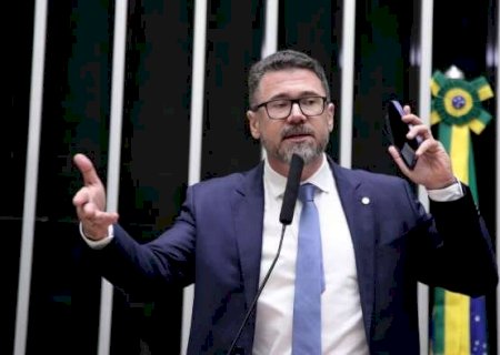 Mesa Diretora acata parecer e encaminha suspens&atilde;o de Pollon por 120 dias