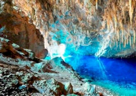 Temporal suspende visitas na Gruta do Lago Azul, em Bonito