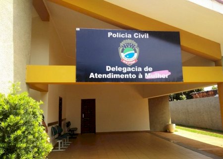 Homem de 71 anos é preso por espancar e quebrar a perna da esposa, de 64