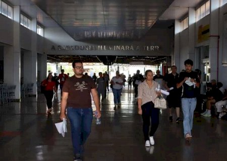 "Quem estudou achou f&aacute;cil", analisam candidatos do Enem dos concursos