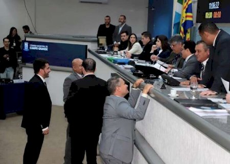 Vereadores votam projeto de &ldquo;transpar&ecirc;ncia total&rdquo; nos sal&aacute;rios de servidores