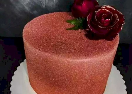 &ldquo;Glitter comest&iacute;vel&rdquo; pode conter pl&aacute;stico e n&atilde;o deve ser usado em doces