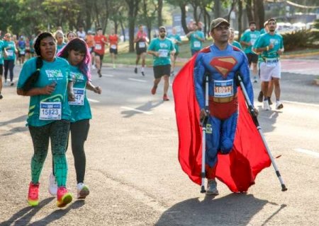 Cearense &ldquo;Superman Cuiabano&rdquo; erra inscri&ccedil;&atilde;o e corre 10 em vez de 5 km