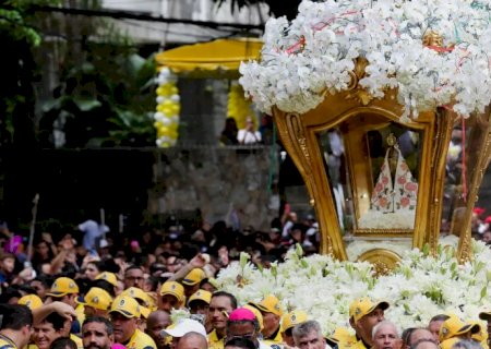 Procissão do Recírio reúne milhares de fiéis em Belém